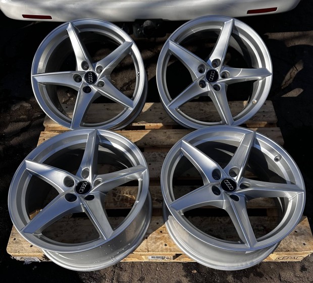 Audi A5 B9 gyri 18 alufelni 5x112 felni