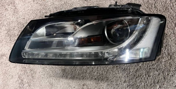 Audi A5 Bal első lámpa 8T0941003AE