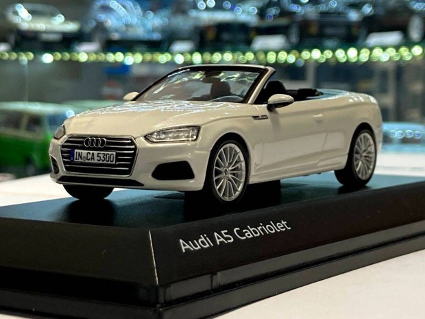 Audi A5 Cabriolet 2017 1:43 1/43 Spark Dealer Edition