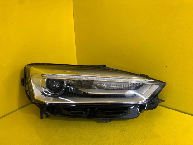 Audi A5 Jobb els lmpa, fnyszr 8W6941006