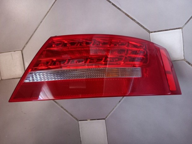 Audi A5 RS5 jobb hts lmpa 8T0945095D