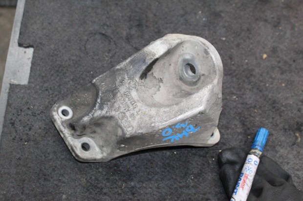 Audi A6 2004-2011 3.0D BMK Váltó Tartó bak (jobb) 4F0399114B