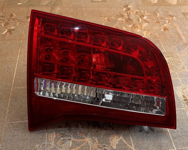 Audi A6 4F facelift bal h�ts� csomagterbe valo LED l�mpa
