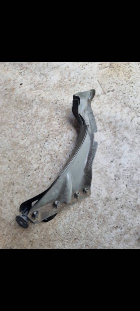 Audi A6 4F lkhrt tart konzol