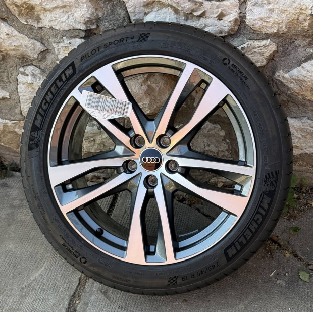 Audi A6 4K C8 19 coll j nyri szett gyri alufelni 245/45R19 gumi
