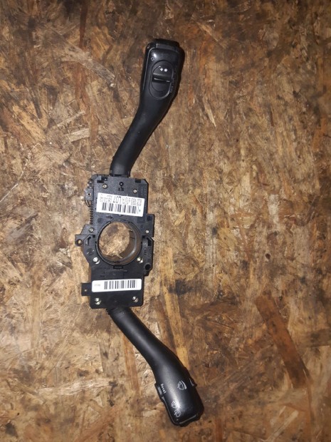 Audi A6 C5 Bajuszkapcsol�