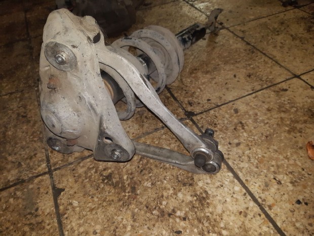 Audi A6 C5 Bal Els� Leng�scsillap�t� + Rug�