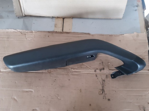 Audi A6 C5 Jobb Els� Ajt� Beh�z�