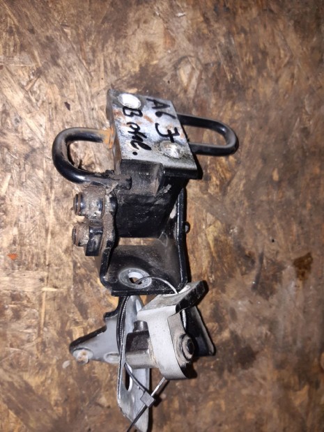 Audi A6 C5 Jobb H�ts� Ajt�zsan�r