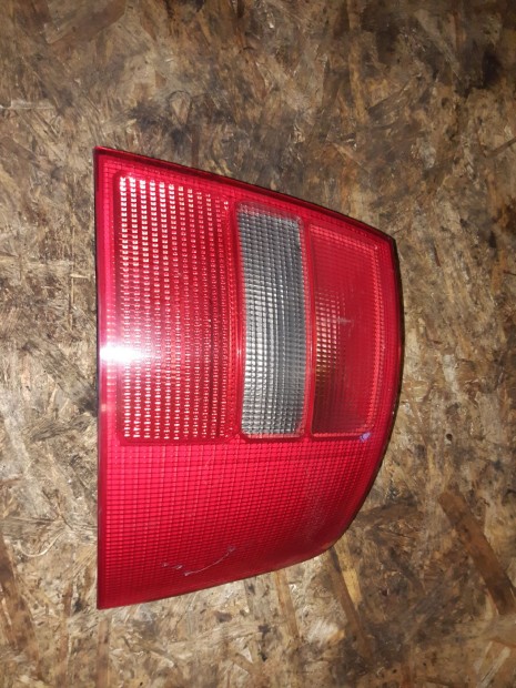 Audi A6 C5 Jobb H�ts� L�mpa