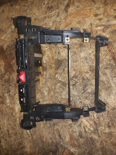 Audi A6 C5 K�z�pkonzol Keret