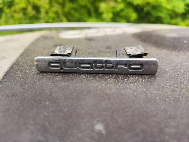 Audi A6 C5 Quattro felirat hűtőrácsba 1997-2004
