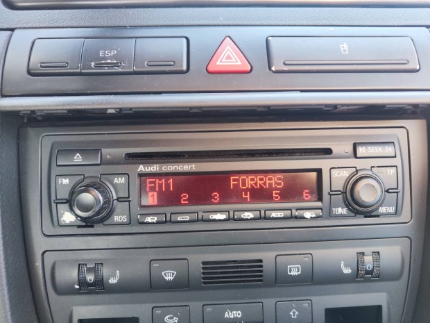 Audi A6 C5 gyári CD rádió kód nélkül