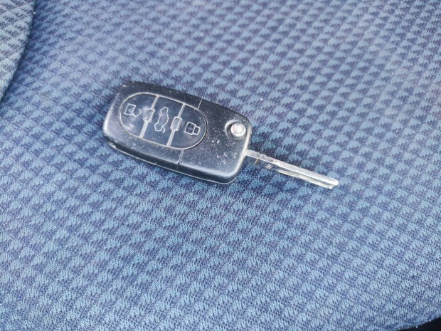 Audi A6 C5 gy�ri kulcs 