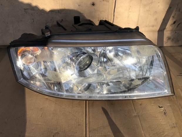 Audi A6 C5 jobb els lmpa xenon 