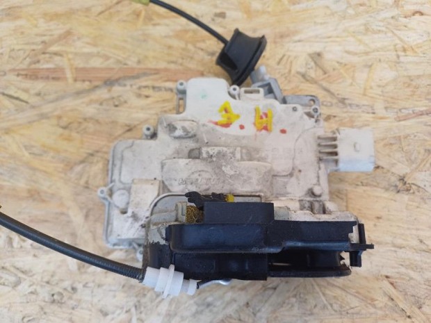 Audi A6 C6 4F ( 2004-2011) Jobb H�ts� Ajt� K�zpontiz�r