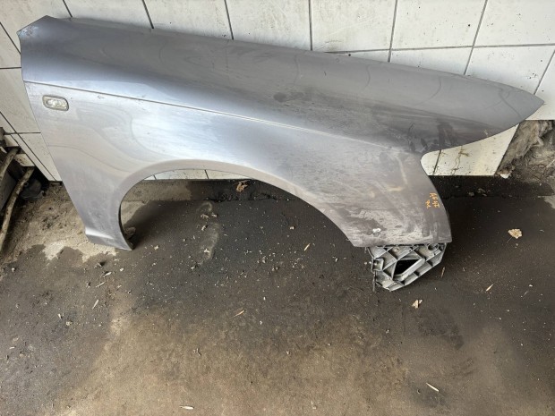 Audi A6 C6 4F jobb s�rv�d� vil�gos sz�rke 