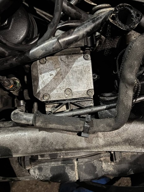 Audi A6  2.5v6 Tdi 180le 106E adagol!