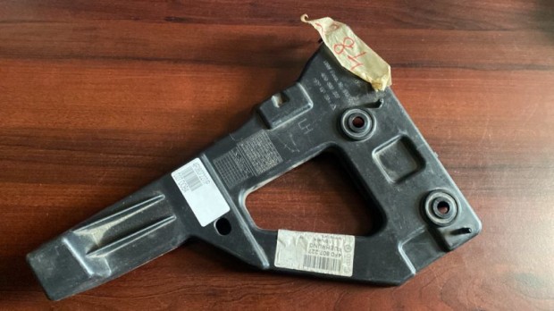 Audi A6 bal els� l�kh�r�t� tart� 4F0807227 elad�