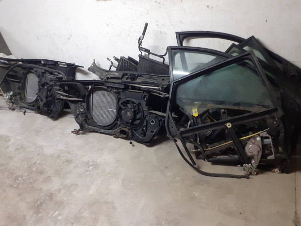 Audi A6 c5 v6tdi alkatrészek eladó