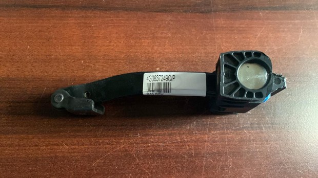 Audi A6 els� ajt� kit�maszt� 4G0837249C elad�