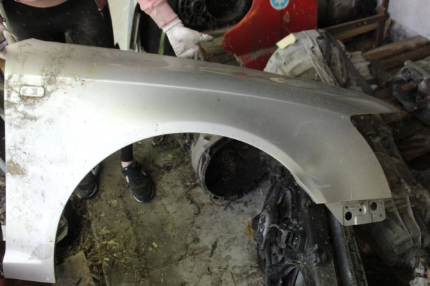 Audi A6 jobb első sárvédő