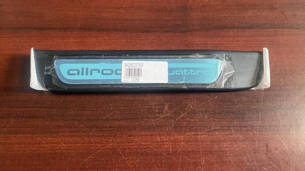 Audi A6 k�sz�b d�szl�c 8K9853375 elad�