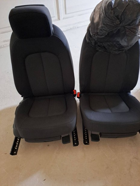 Audi A6 szövet ülés