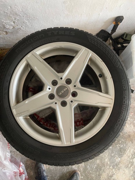 Audi A6 t�li gumigarnit�ra �s csomagt�r t�lca