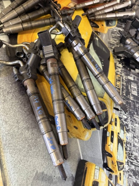 Audi A7 4G 3.0 TDI facelift porlasztcscs 059130277ED