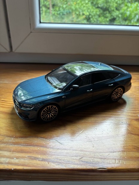 Audi A7 Sportback 1:24 fém (első-hátsó világítás, motorhang, riasztó)