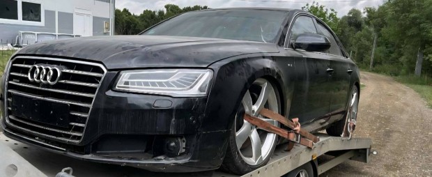 Audi A8 4.2 tdi alkatrszek 