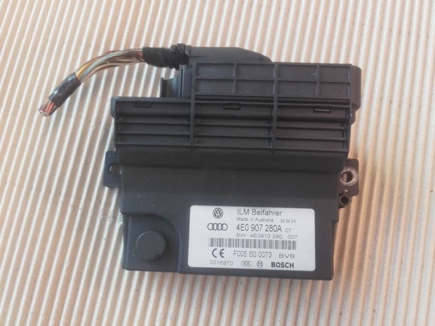 Audi A8 D3 (2002-2009)  T�pegys�g Vez�rl�