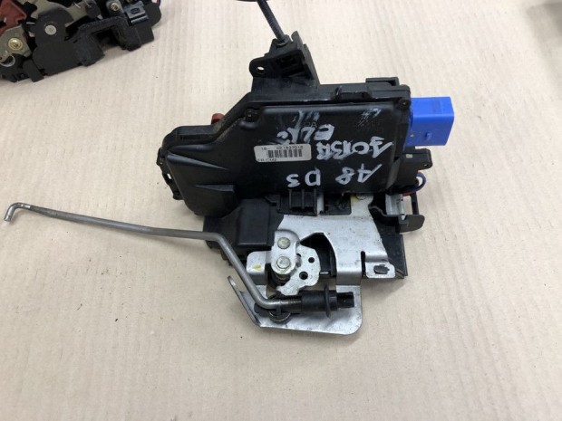 Audi A8 D3  (2002-2009)  Jobb Els� Ajt� K�zponti Z�r