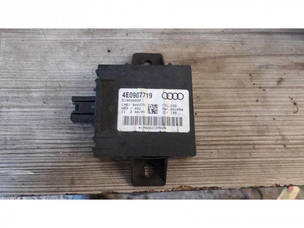 Audi A8 D3  (2002-2009)  Riaszt� Vez�rl� Modul