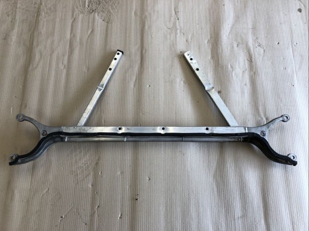 Audi A8 D3  (2002-2009)  Toronymerev�t�