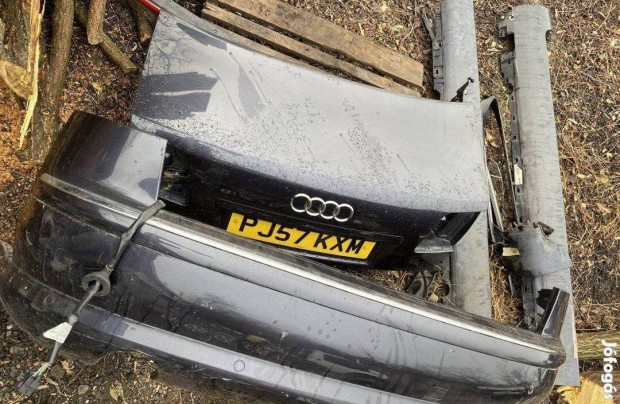 Audi A8 D3 hátsó lökhárító radaros és csomagtérajtó posta megoldható