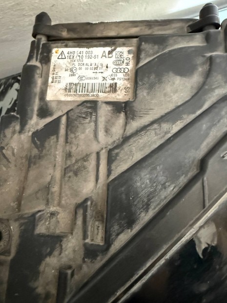 Audi A8 D4 4H bal oldali xenon fnyszr