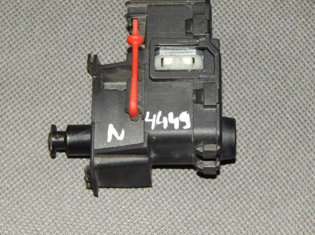 Audi A8 D4 tankajt nyit motor 4H0810773A