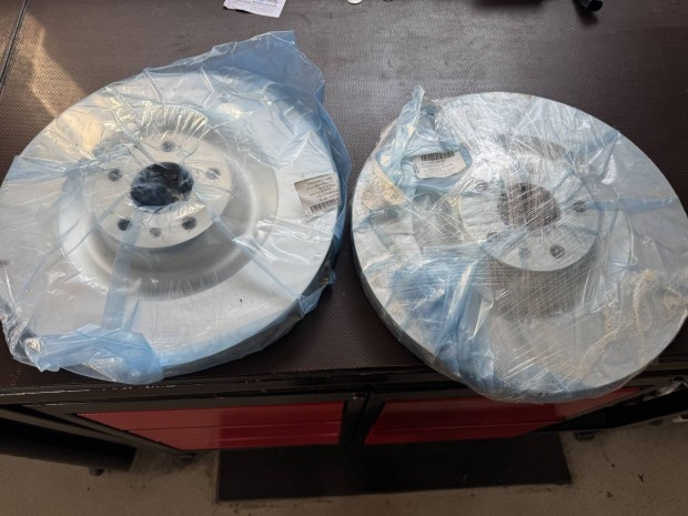Audi A8 S8 W12 D3 4E 385 fektarcsa