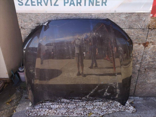 Audi A8 (D4 - 4H) AUDI A8 Motorháztető sérült