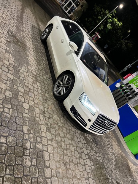 Audi A8 alkatrsz !!