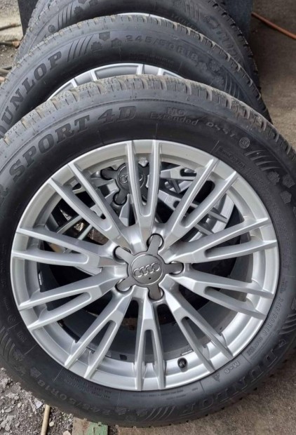 Audi A8 gyri 18" alufelni 4H0601025AP