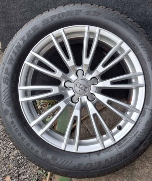 Audi A8 gyri 18"-os alufelni garnitra tli gumival. 4H0601025AP