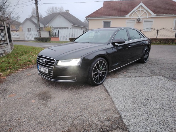 Audi A8 long elad. 