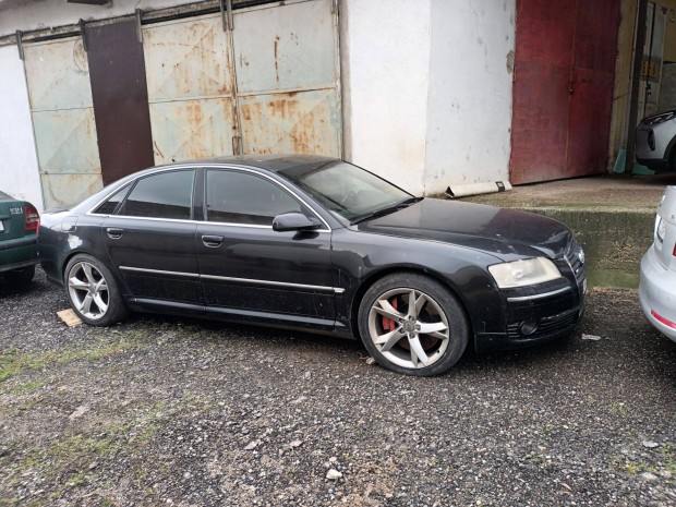 Audi A8 w12 6.0L