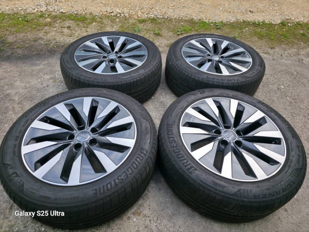 Audi Alufelnik Nyárigumikkal 5x112 225/55R18