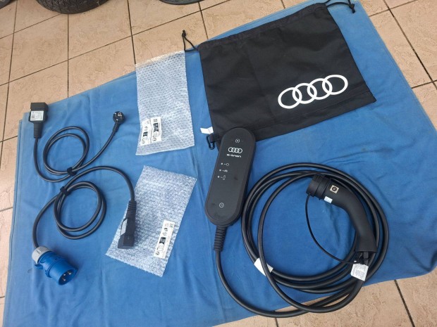 Audi E Tron 7,2 kw 32 A Type2 otthoni t�lt�k�bel szett vadonat�j