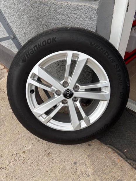 Audi Gyri Felni gumival 17" 5x112 et38