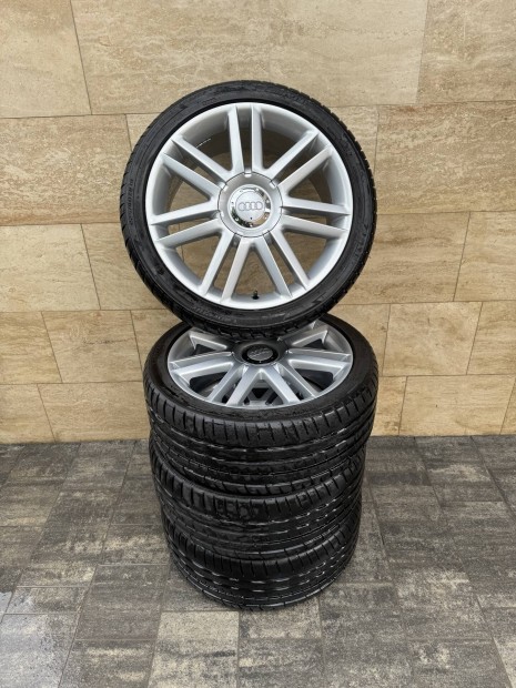 Audi Gyri Pavia 18 kerkszett 5x112 225/40 R18 Laufenn